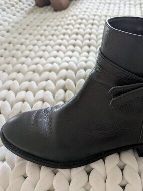 Talbots Black Genuine Leather Boots size 6.5